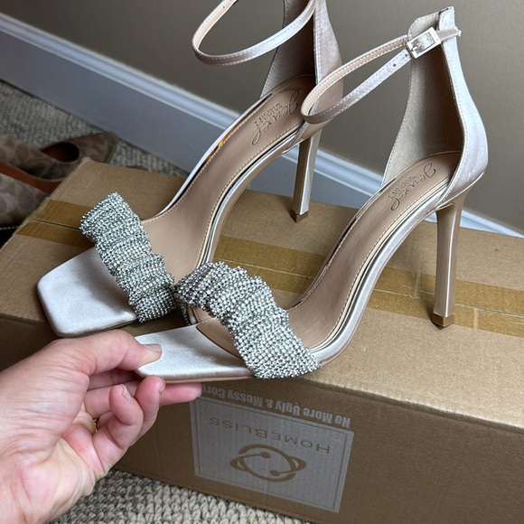 • Jewel Badgley Mischka • Ridley Bejeweled Strap Stiletto Heel • 8.5 • - Picture 4 of 10